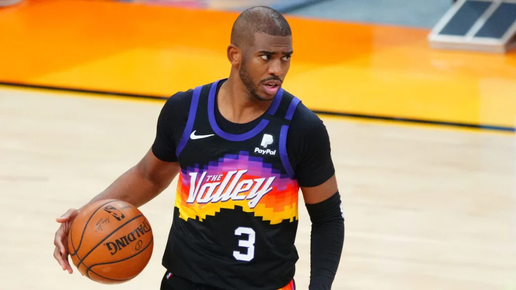 chris-paul-dribbles-iso-1568x882